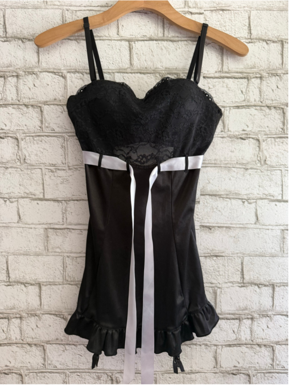 NWOT Native Intimates Lingerie size 36B Black and White attached bra